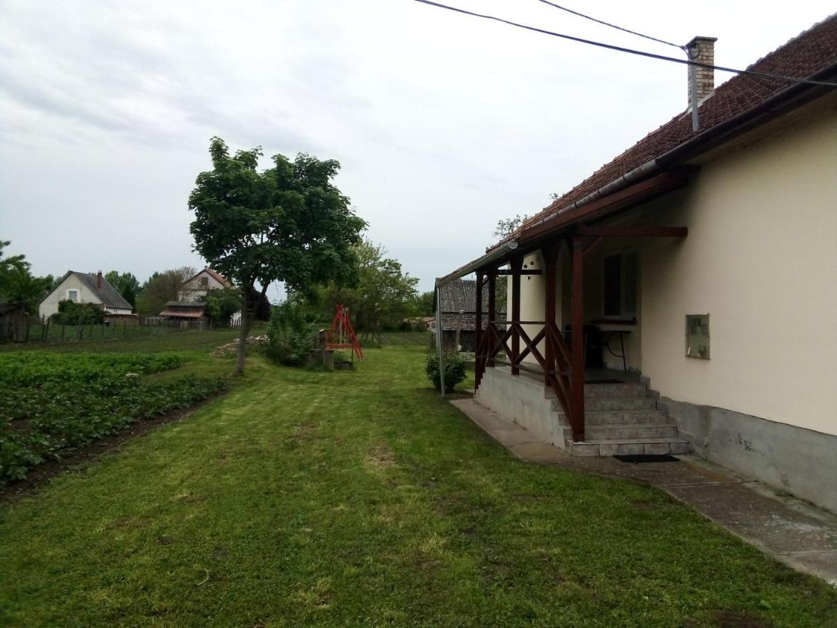 Öregakác Vendégház Tiszaladány Exterior foto