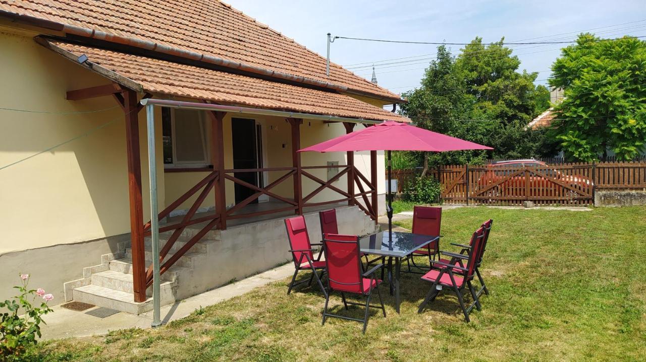 Öregakác Vendégház Tiszaladány Exterior foto