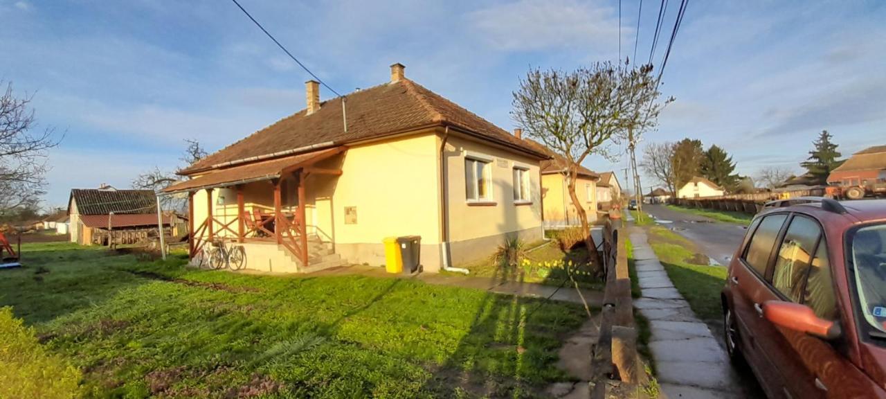 Öregakác Vendégház Tiszaladány Exterior foto